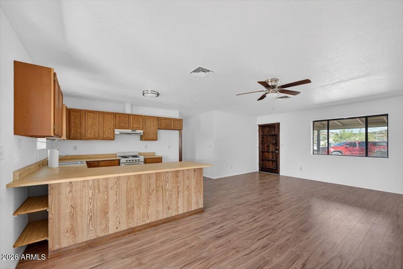 48214 N 33rd Ave, New River, AZ 85087