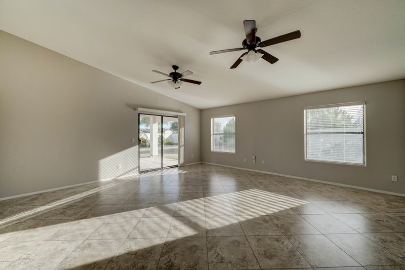 4822 W Saint John Rd, Glendale, AZ 85308