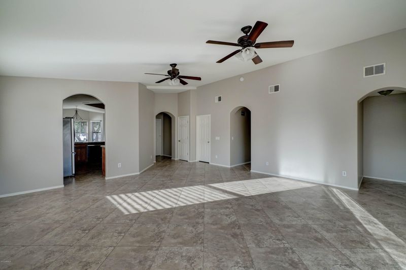 4822 W Saint John Rd, Glendale, AZ 85308