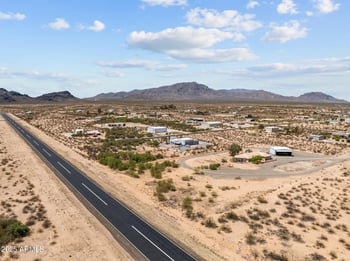 48235 513th Ave, Aguila, AZ 85320