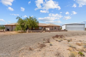48235 513th Ave, Aguila, AZ 85320