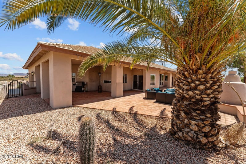 48235 513th Ave, Aguila, AZ 85320