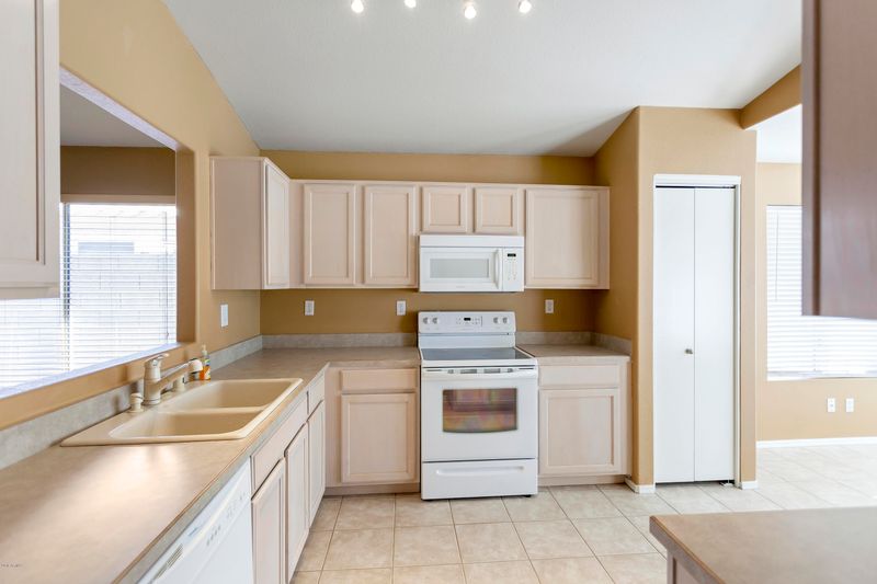 4824 W Topeka Dr, Glendale, AZ 85308