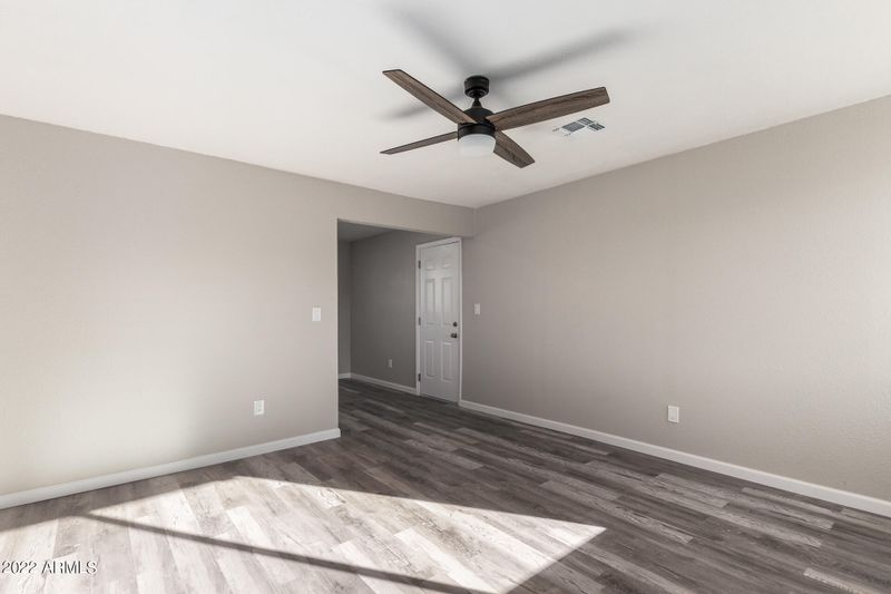 4825 S 6th St, Phoenix, AZ 85040