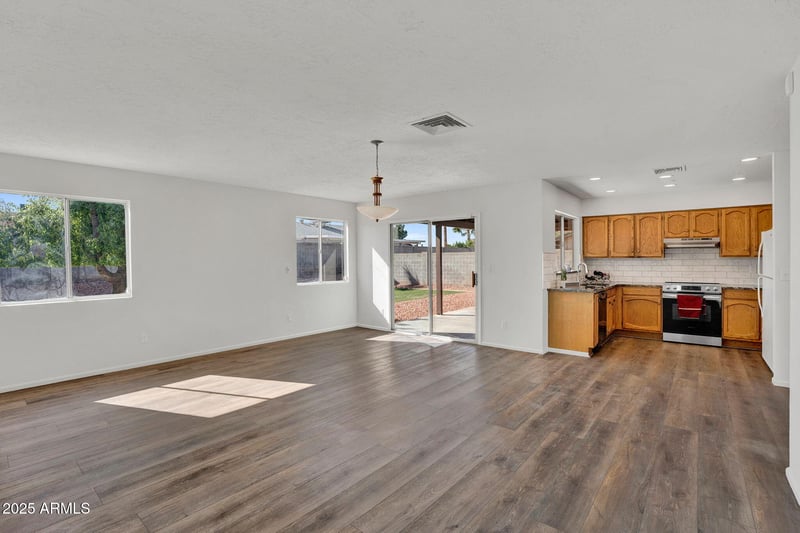 4825 Wagoner Rd, Glendale, AZ 85308