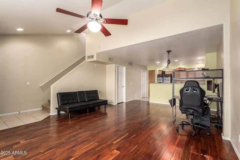4826 New World Dr, Glendale, AZ 85302