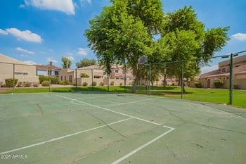 4826 New World Dr, Glendale, AZ 85302