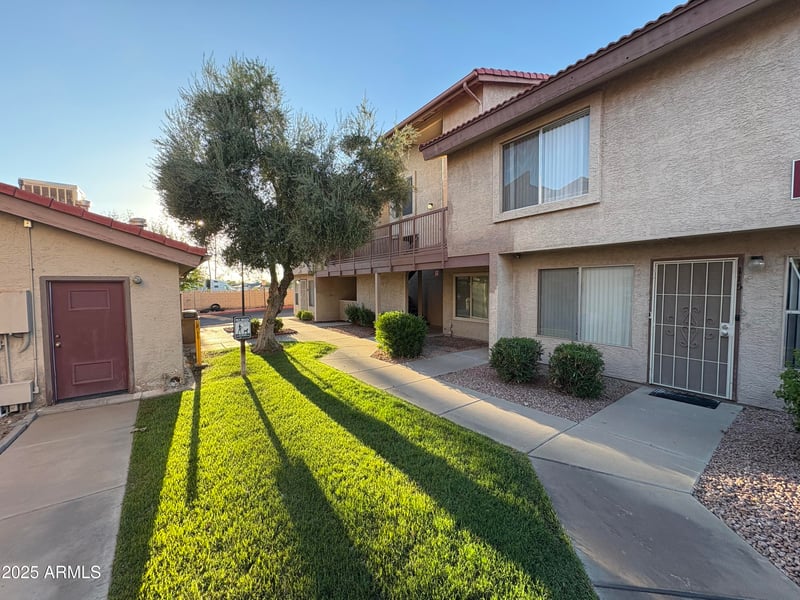 4828 Orangewood Ave #114, Glendale, AZ 85301