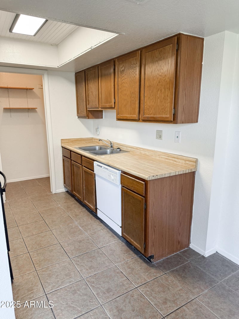 4828 Rancho Dr, Glendale, AZ 85301