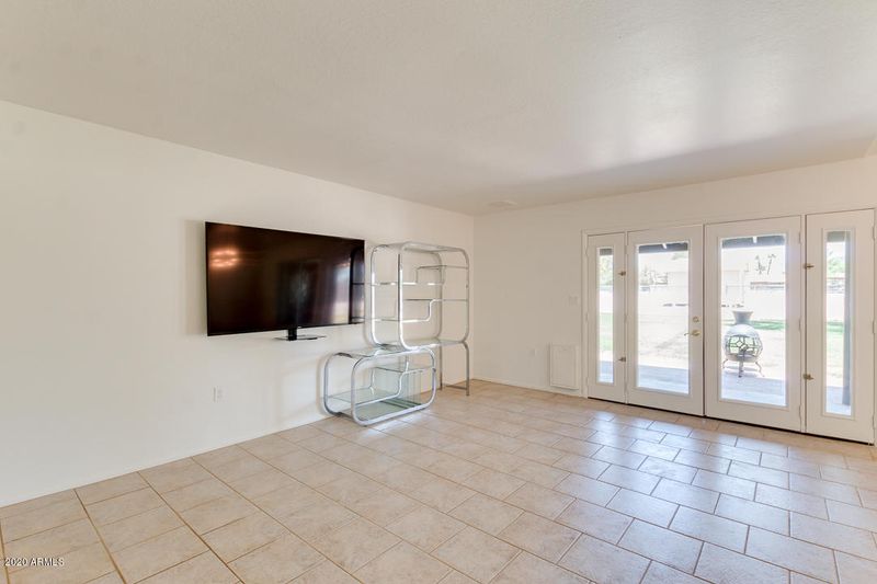 4828 W Soft Wind Dr, Glendale, AZ 85310
