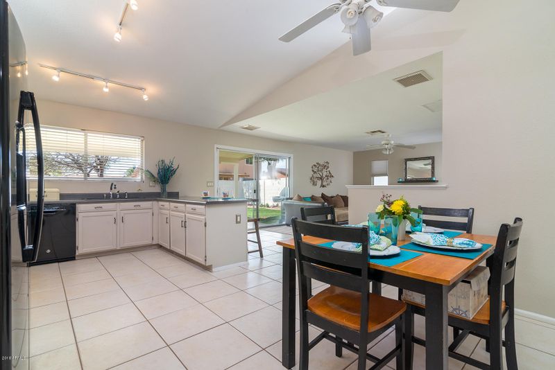 4829 E Desert View Dr, Phoenix, AZ 85044