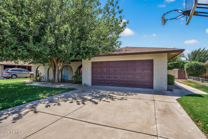 4831 El Caminito Dr, Glendale, AZ 85302
