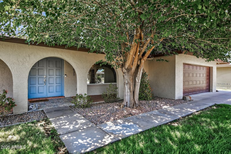 4831 El Caminito Dr, Glendale, AZ 85302