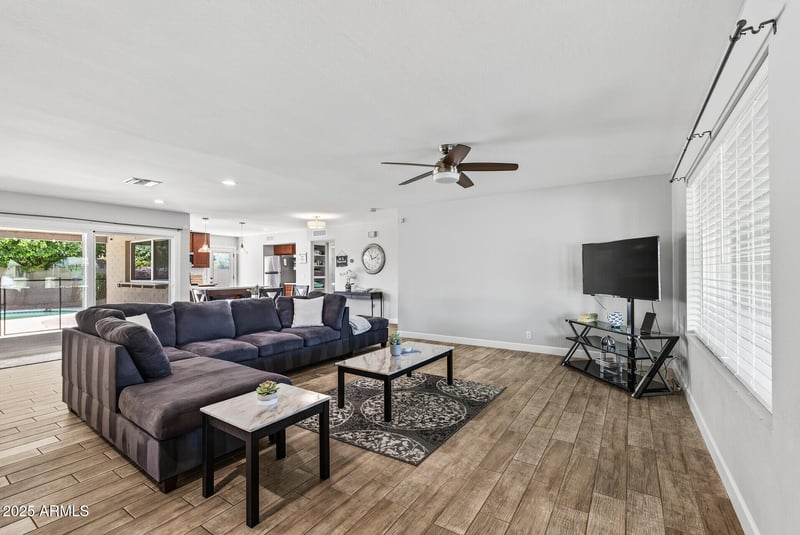 4831 El Caminito Dr, Glendale, AZ 85302