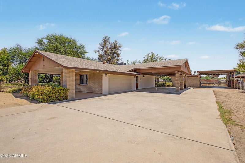 4835 W Port Au Prince Ln, Glendale, AZ 85306