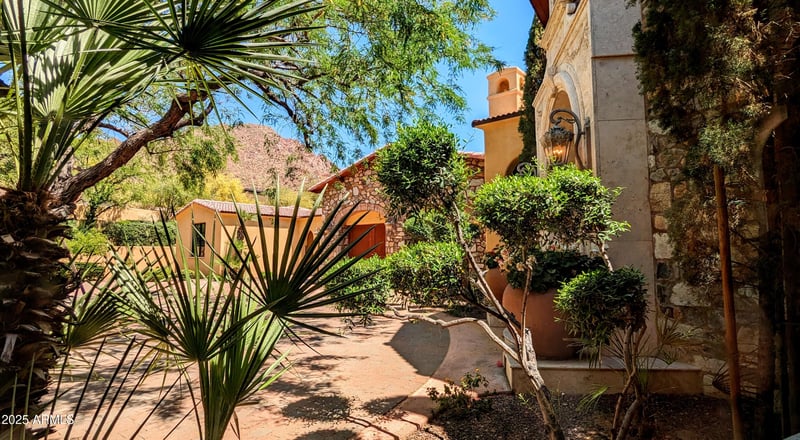 4836 White Gates Dr, Phoenix, AZ 85018