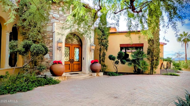 4836 White Gates Dr, Phoenix, AZ 85018