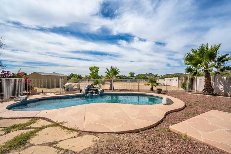 4839 W Misty Willow Ln, Glendale, AZ 85310