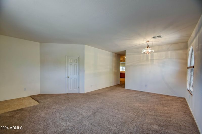 484 E Rosebud Dr, San Tan Valley, AZ 85143