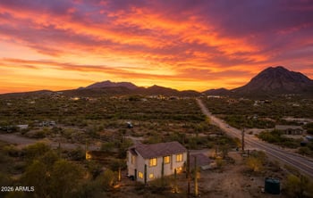 48403 27th Ave, New River, AZ 85087