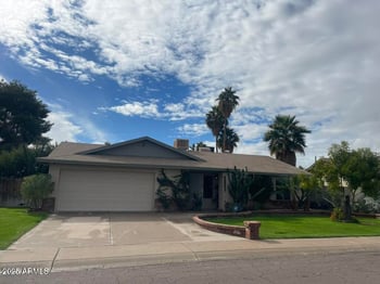 4841 Desert View Dr, Phoenix, AZ 85044