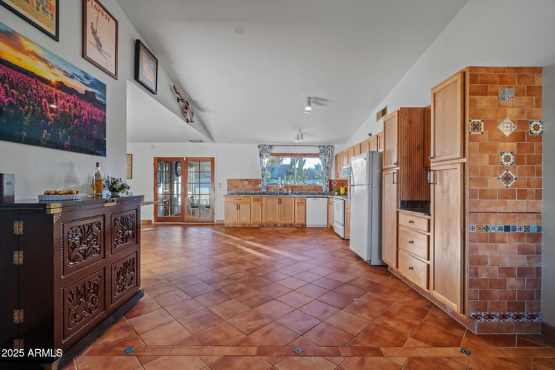 4841 Desert View Dr, Phoenix, AZ 85044