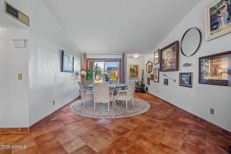 4841 Desert View Dr, Phoenix, AZ 85044