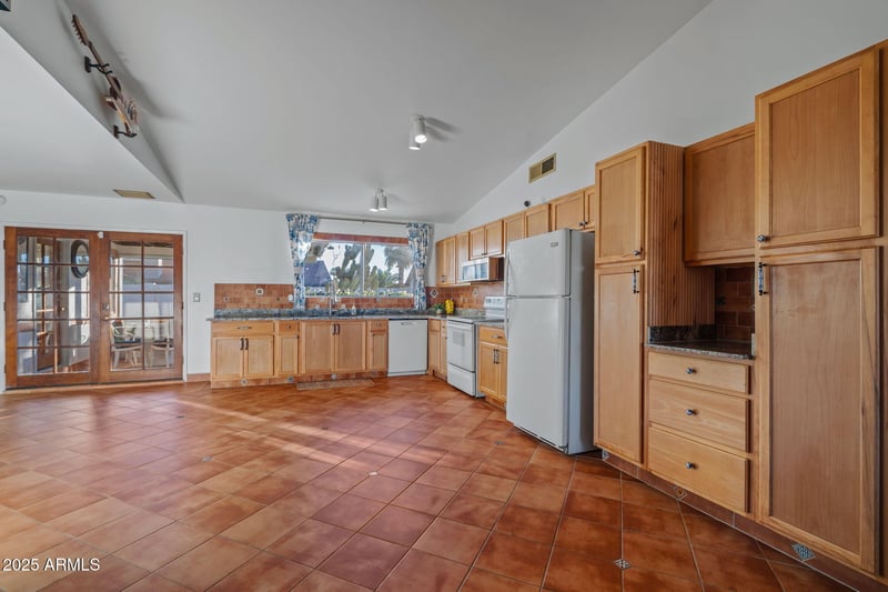 4841 Desert View Dr, Phoenix, AZ 85044