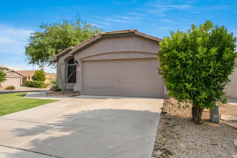4841 E Melinda Ln, Phoenix, AZ 85054