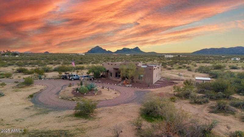 48424 N 520th Ave, Aguila, AZ 85320