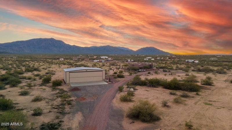 48424 N 520th Ave, Aguila, AZ 85320