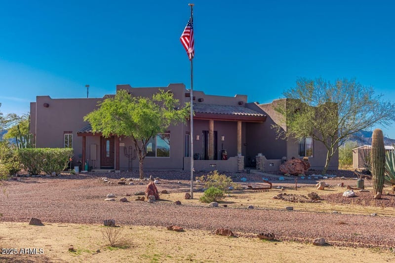 48424 N 520th Ave, Aguila, AZ 85320
