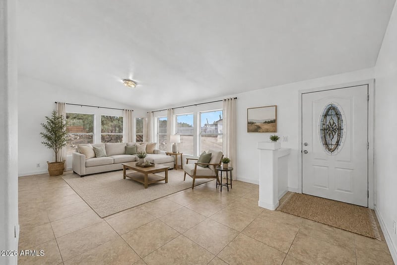 48445 N 7th Ave, New River, AZ 85087