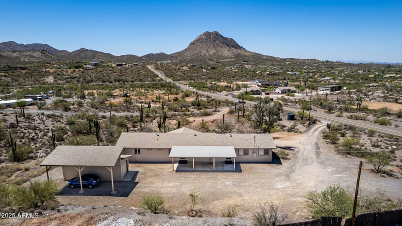 48451 27th Ave, New River, AZ 85087