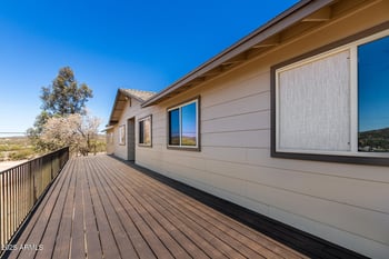 48451 27th Ave, New River, AZ 85087