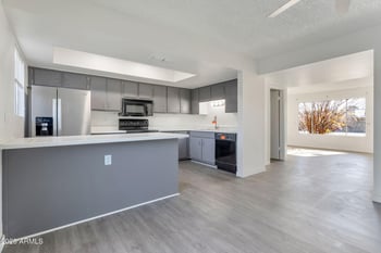 4862 Rose Ln, Glendale, AZ 85301
