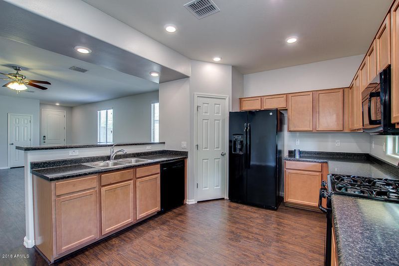 4865 S Twinleaf Dr, Gilbert, AZ 85298