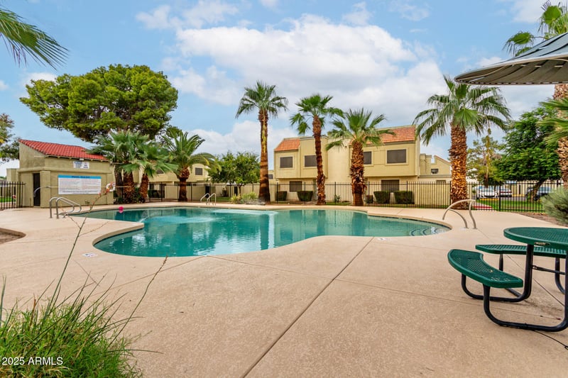 4867 Palo Verde Dr, Glendale, AZ 85301