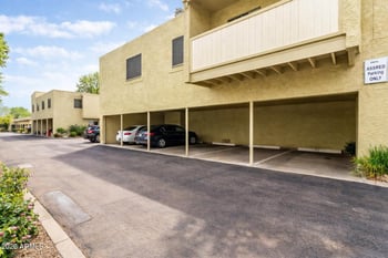 4867 Palo Verde Dr, Glendale, AZ 85301