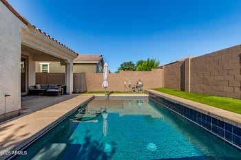 487 Rainbow Bridge Ln, San Tan Valley, AZ 85140