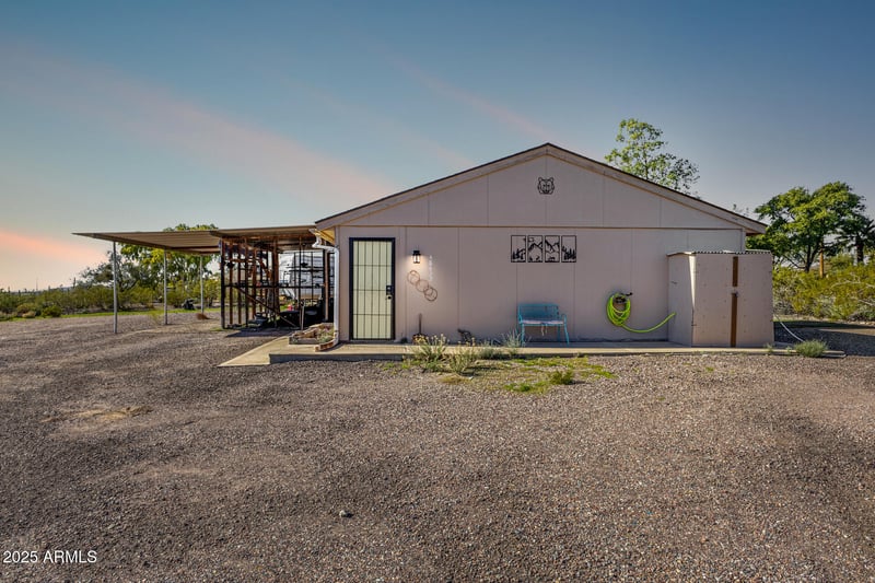48822 Roughrider Rd, New River, AZ 85087