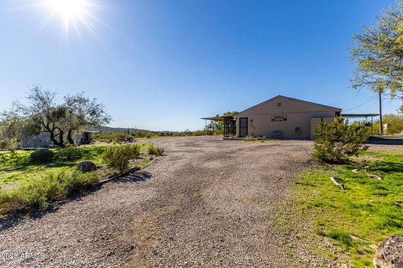 48822 Roughrider Rd, New River, AZ 85087