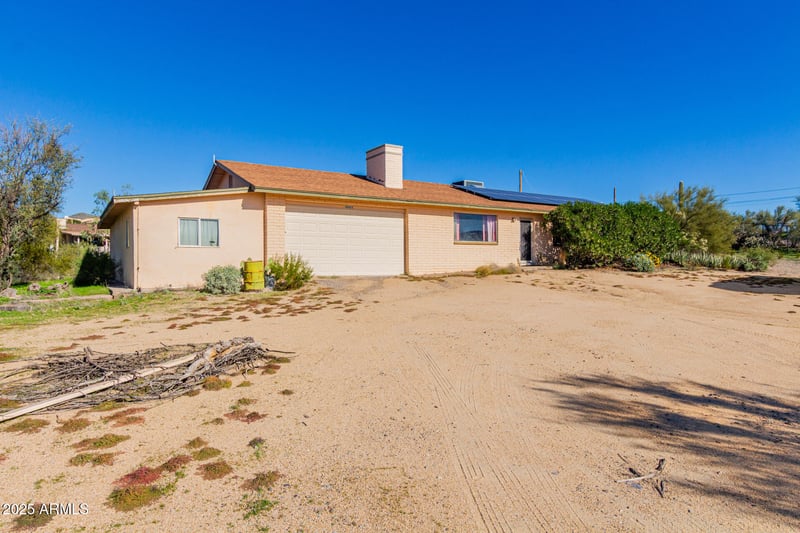 48825 25th Ave, New River, AZ 85087