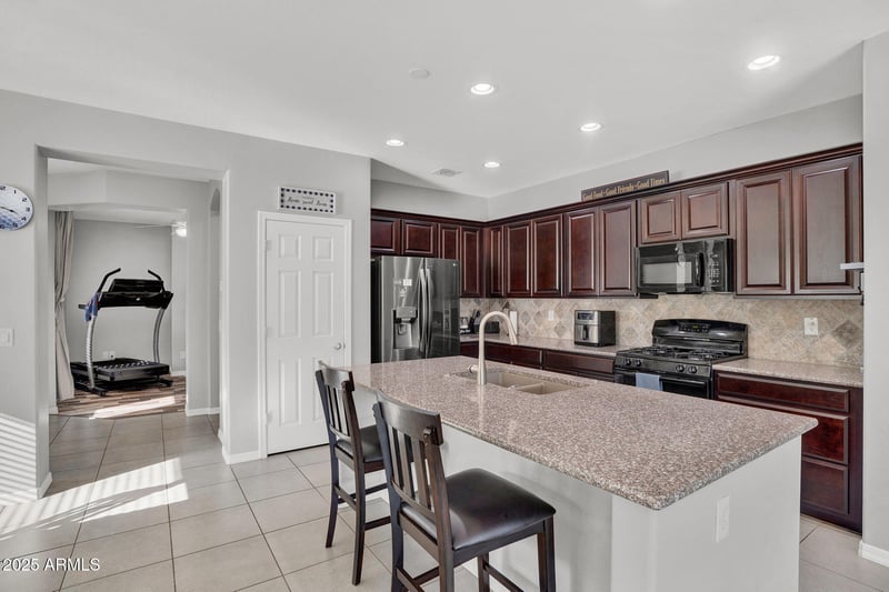489 Flame Tree Ave, San Tan Valley, AZ 85140