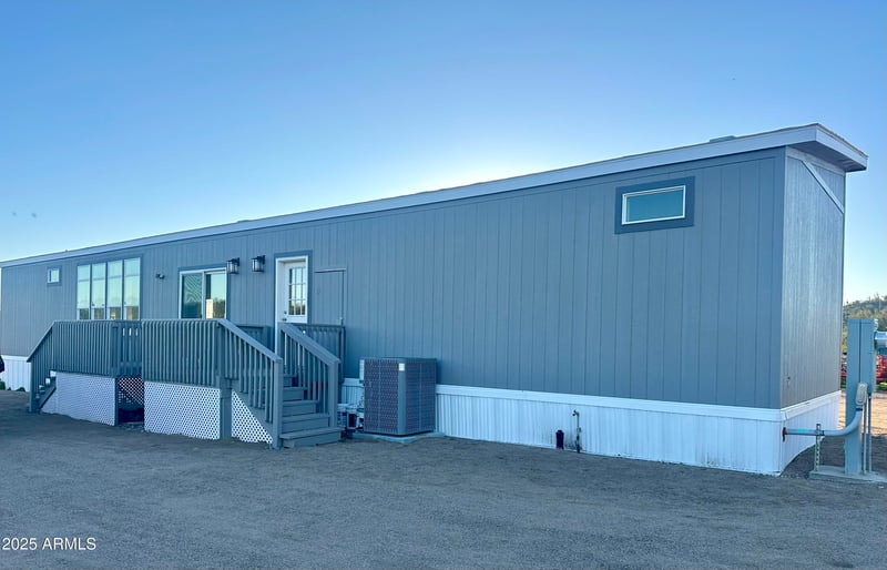 48983 N 5th Ave N, New River, AZ 85087