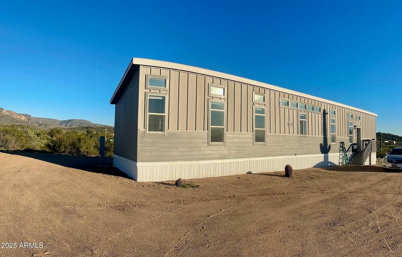 48983 N 5th Ave N, New River, AZ 85087