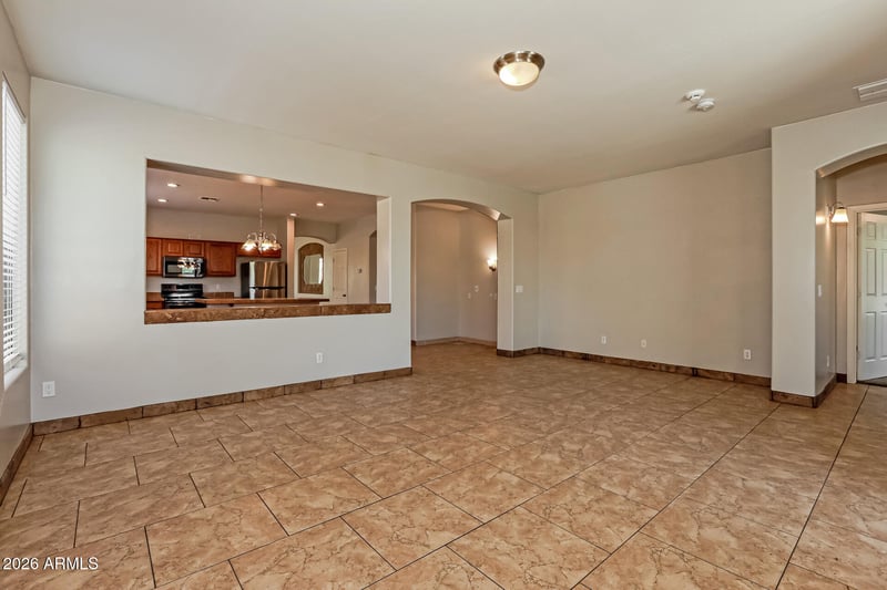 49 Mill Reef Dr, San Tan Valley, AZ 85143