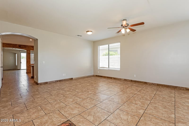 49 Mill Reef Dr, San Tan Valley, AZ 85143