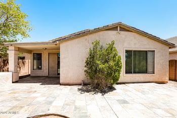 49 Mill Reef Dr, San Tan Valley, AZ 85143