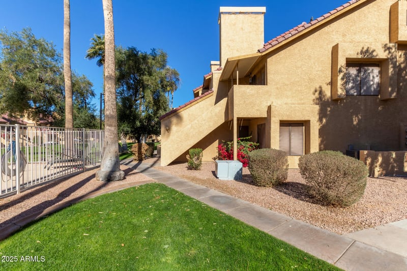 4901 Calle Los Cerros Dr #241, Tempe, AZ 85282